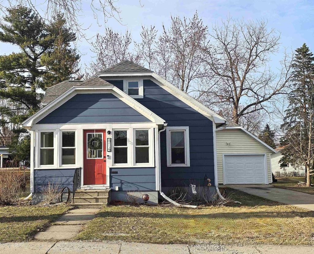 Photo of 814 Wilcox STREET, Waupun, WI 53963 (MLS # 2019167)