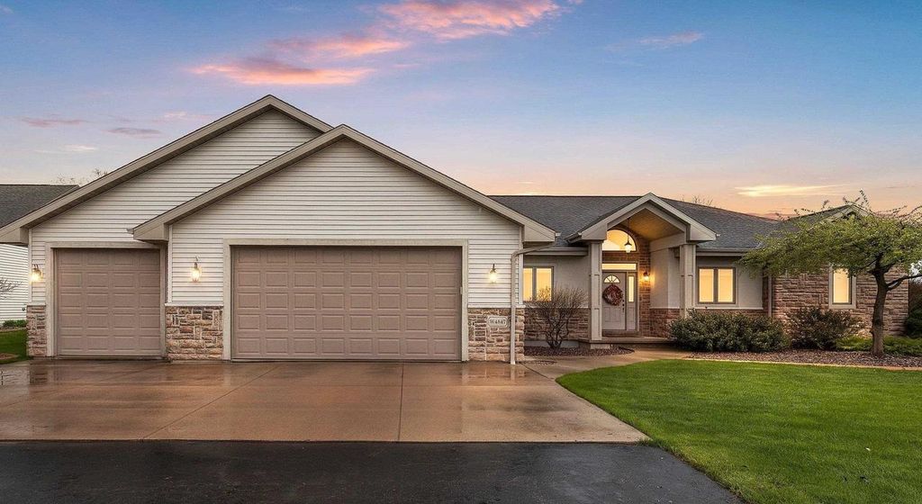 Photo of W4847 Cliff View DRIVE, Sherwood, WI 54169 (MLS # 50324653)