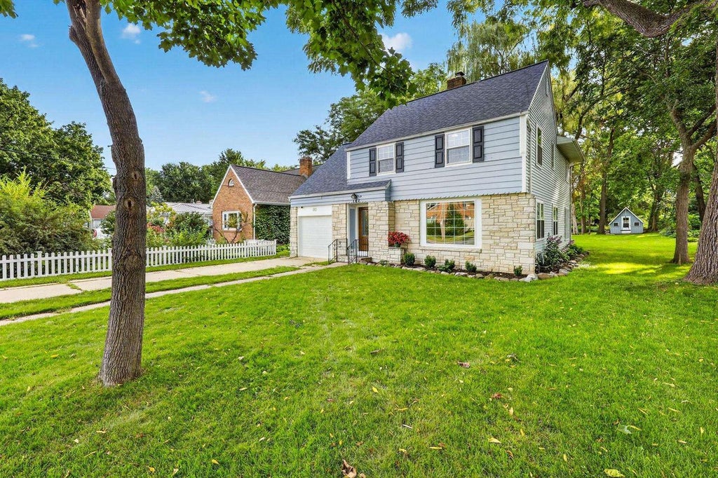 Photo of 181 Union STREET, Sun Prairie, WI 53590 (MLS # 2031440)