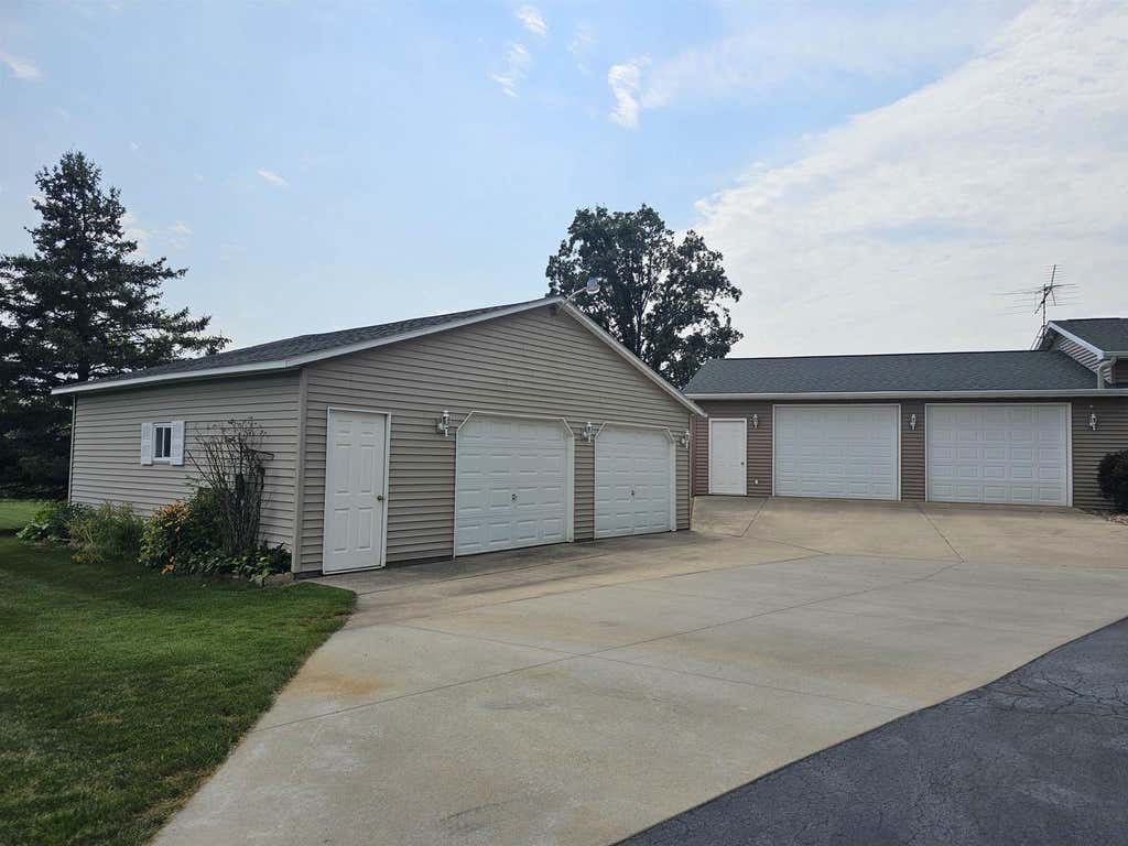 Photo of N2687 Zastrow ROAD, Weyauwega, WI 54983 (MLS # 50330552)