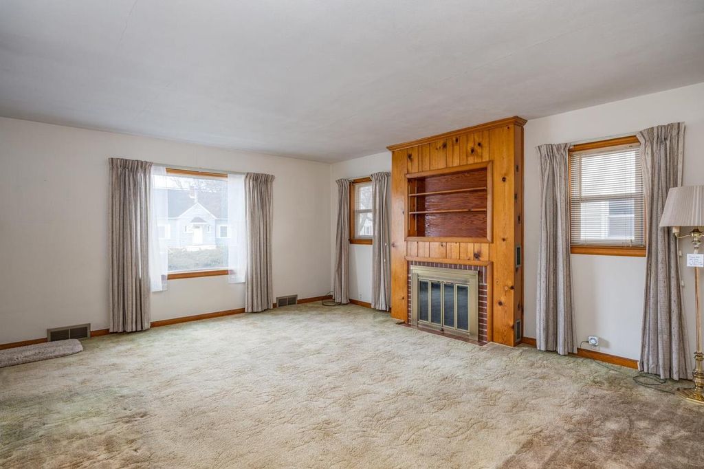 Photo of 962 Higgins AVENUE, Neenah, WI 54956 (MLS # 50319823)