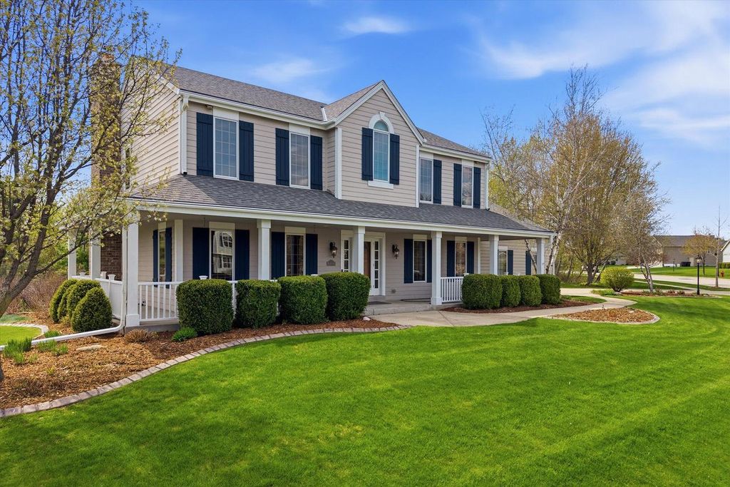 Photo of 439 Brockway DRIVE, Mukwonago, WI 53149 (MLS # 1959686)