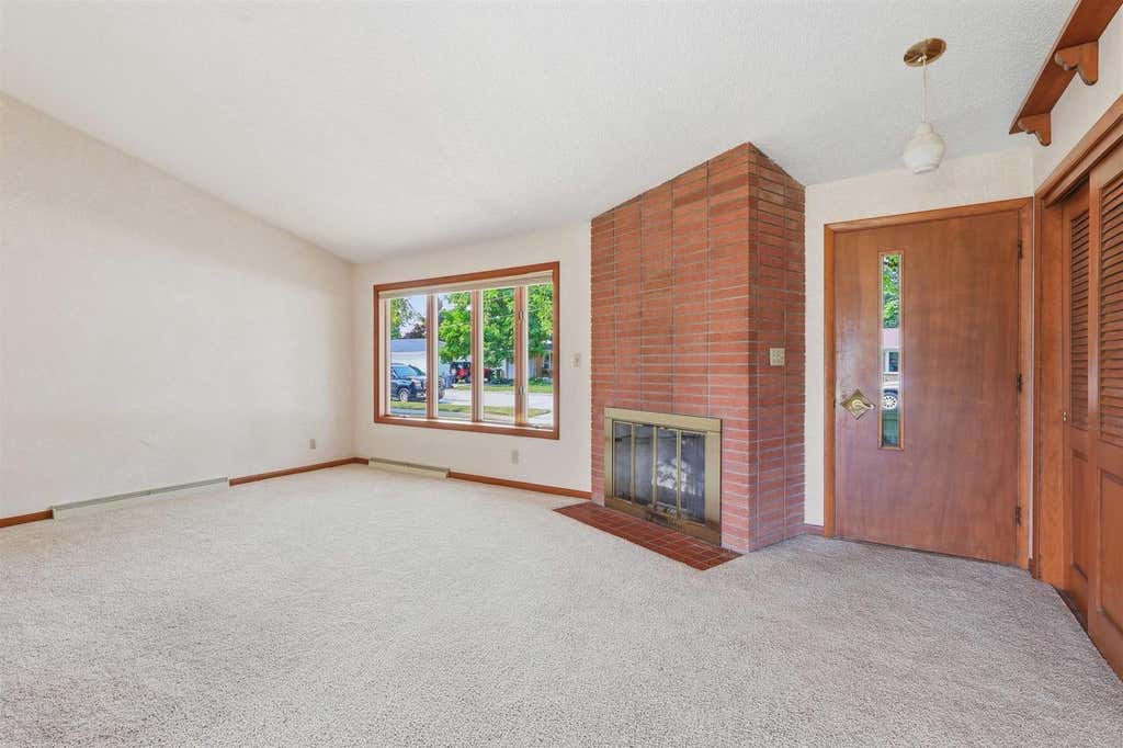 Photo of 327 S Roger STREET, Kimberly, WI 54136 (MLS # 50329955)