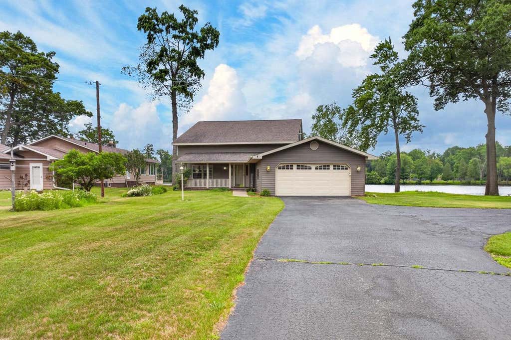 Photo of 530 E Park DRIVE, Peshtigo, WI 54157 (MLS # 50328608)
