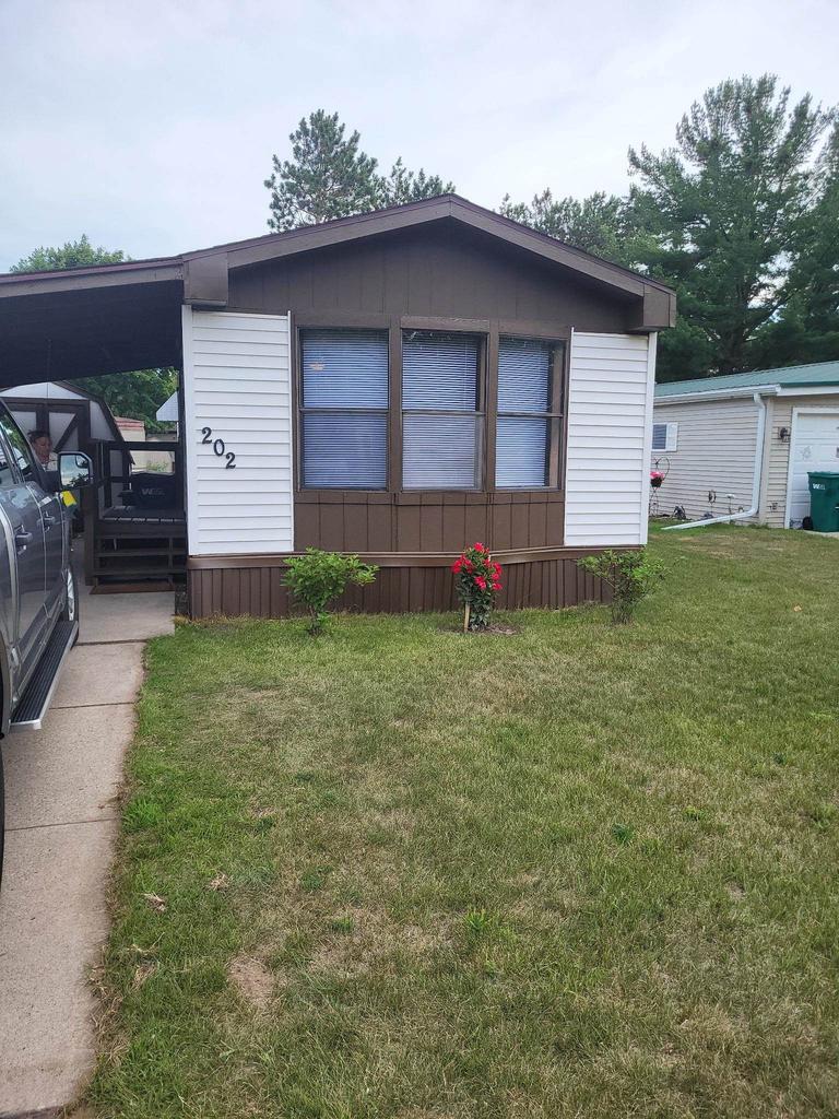 Photo of 3325 Pierce AVENUE #202, Marinette, WI 54143 (MLS # 2028900)