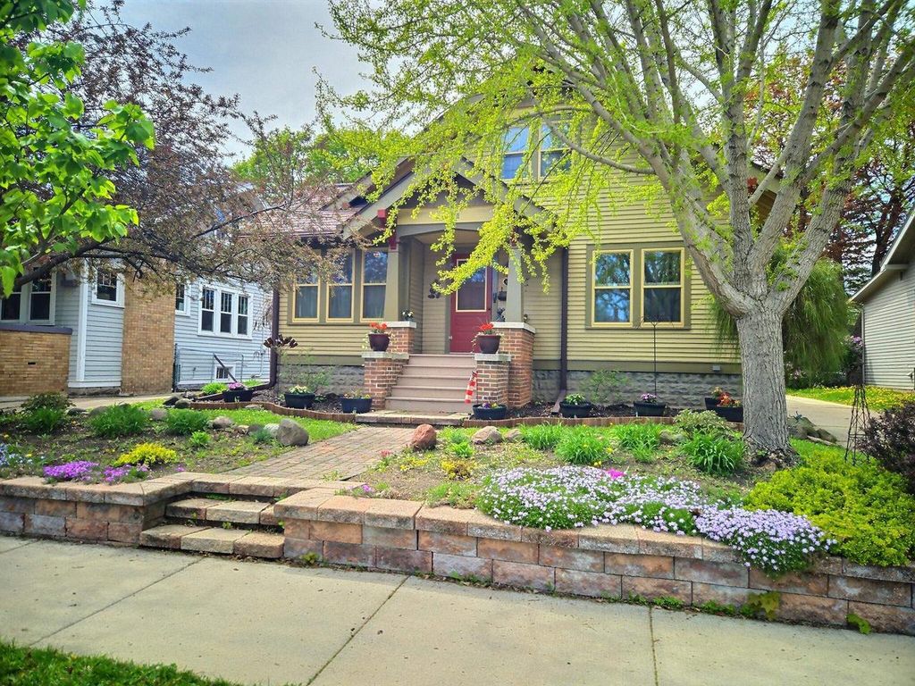 Photo of 1513 N Main STREET, Oshkosh, WI 54901 (MLS # 50324908)