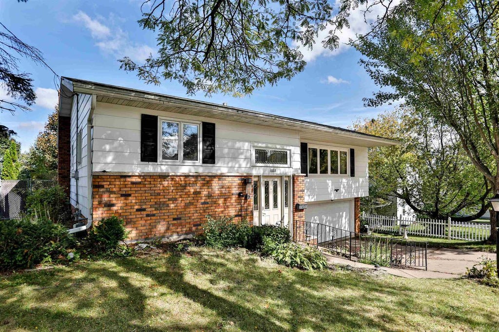 Photo of 1008 Elm STREET, Wausau, WI 54401 (MLS # 22604726)