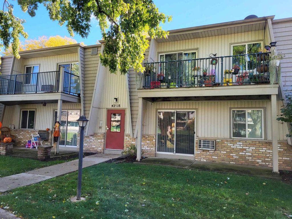 Photo of 1717 Edgewood AVENUE, Racine, WI 53404 (MLS # 1945177)