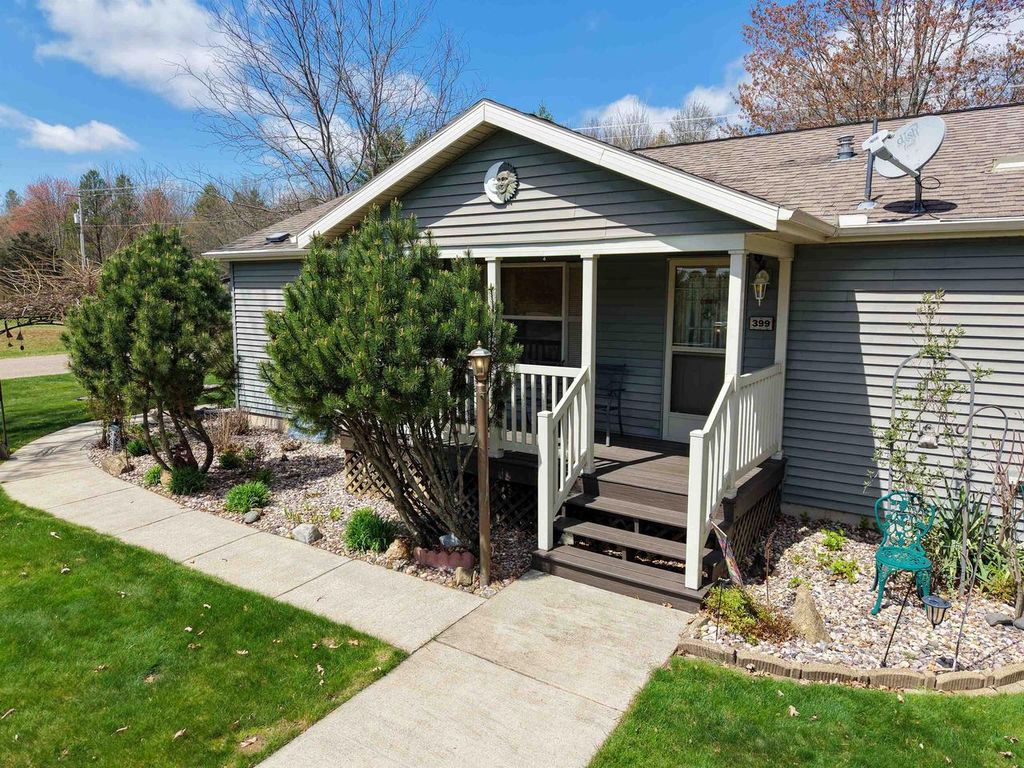 Photo of 399 Oakbrook DRIVE, Wisconsin Dells, WI 53965 (MLS # 2015797)