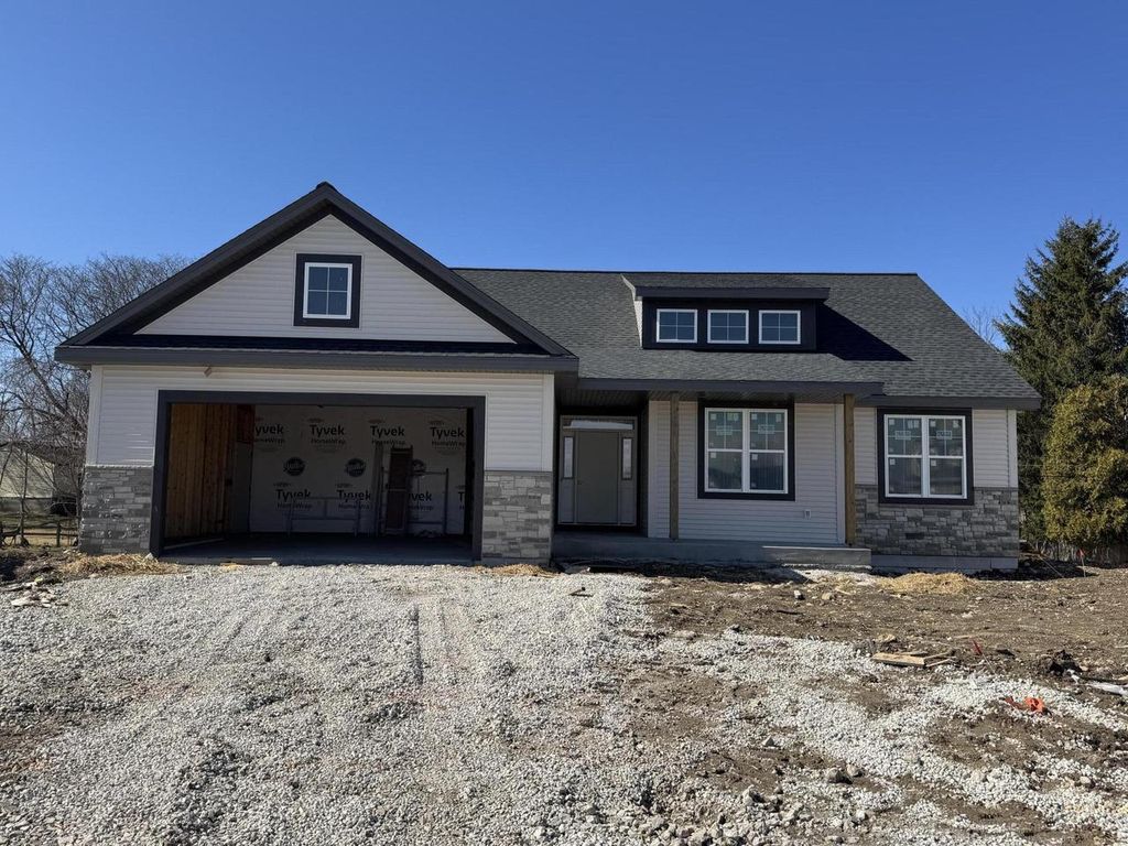 Photo of 1044 Waterstone COURT, Pewaukee, WI 53072 (MLS # 1946399)