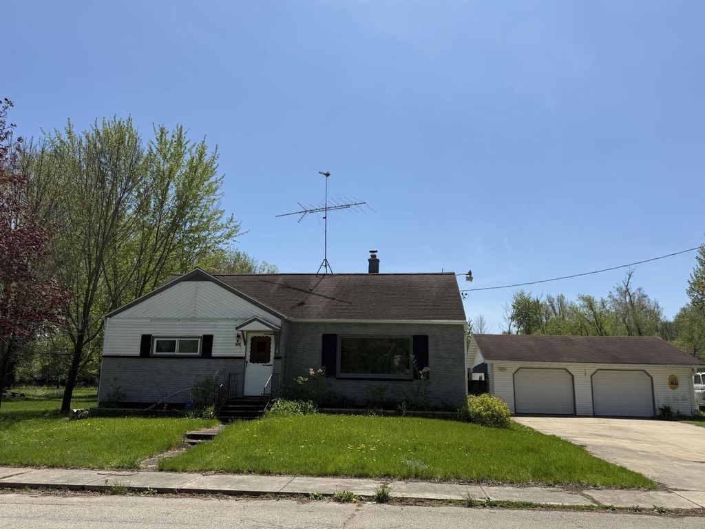 Photo of 515 E Groninger STREET, Suring, WI 54174 (MLS # 50320299)