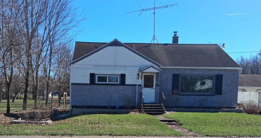 Photo of 515 E Groninger STREET, Suring, WI 54174 (MLS # 50320299)