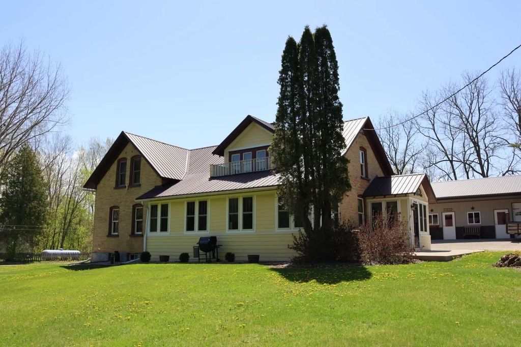 Photo of W5545 County Road E RD, Shawano, WI 54166 (MLS # 50325624)