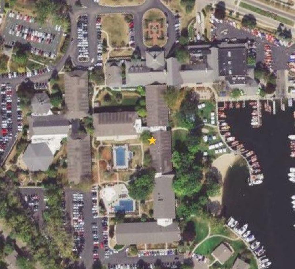 Photo of 269 Fontana BOULEVARD #1403, Fontana, WI 53125 (MLS # 2011131)