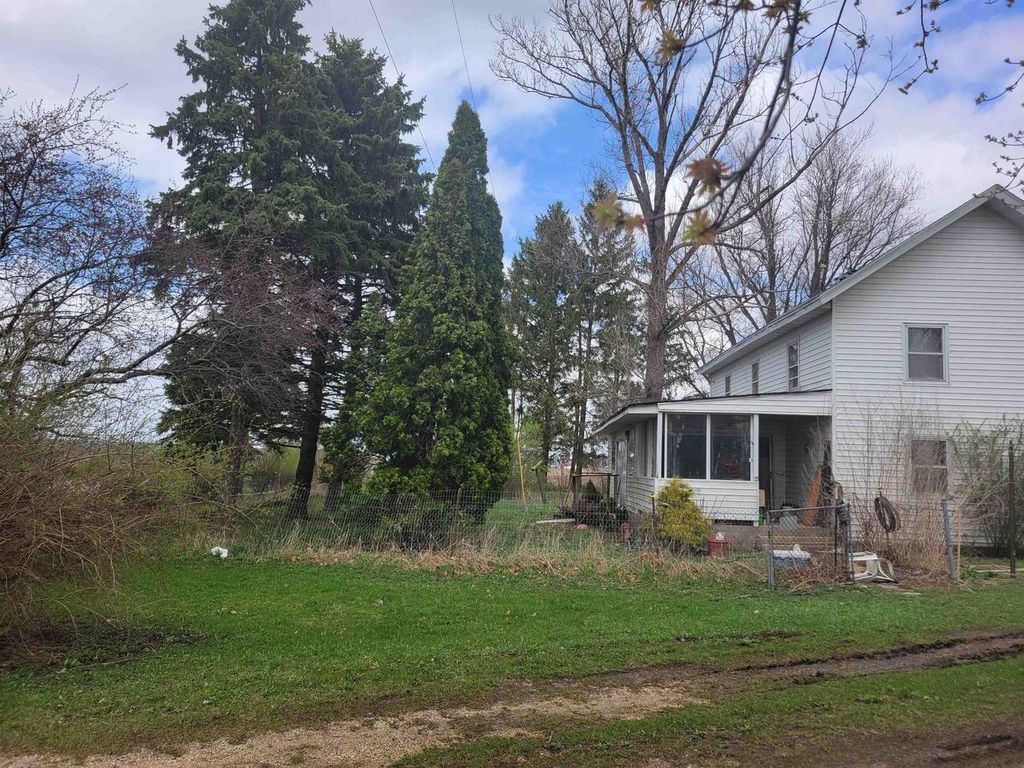 Photo of 430 N Scharine ROAD, Avalon, WI 53505 (MLS # 2021266)
