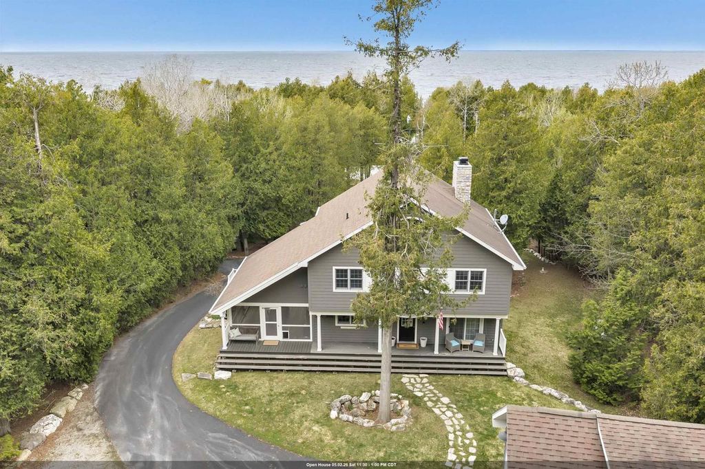 Photo of 5012 Bay Shore DRIVE, Sturgeon Bay, WI 54235 (MLS # 50324620)