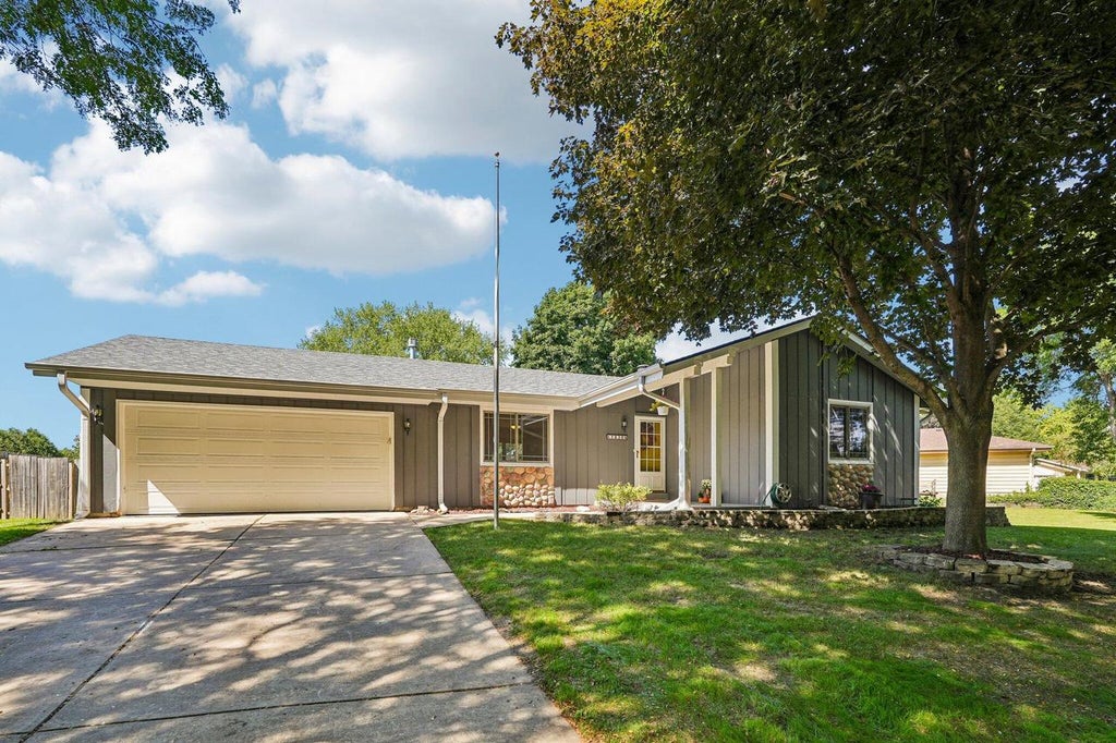 Photo of 1830 Davis LANE, Waukesha, WI 53189 (MLS # 1979909)