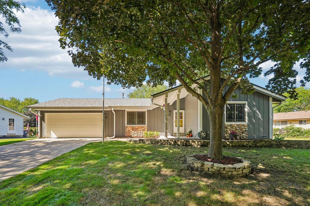 Photo of 1830 Davis LANE, Waukesha, WI 53189 (MLS # 1979909)