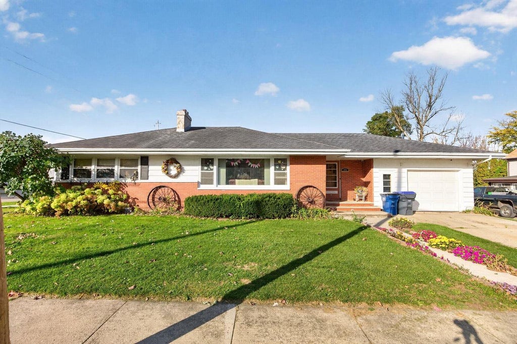 Photo of 235 S Mill STREET, Hortonville, WI 54944 (MLS # 50333946)