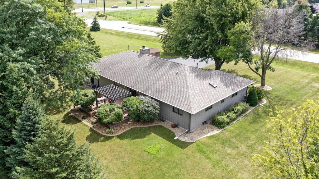 Photo of W6534 Manitowoc ROAD, Menasha, WI 54952 (MLS # 50314700)