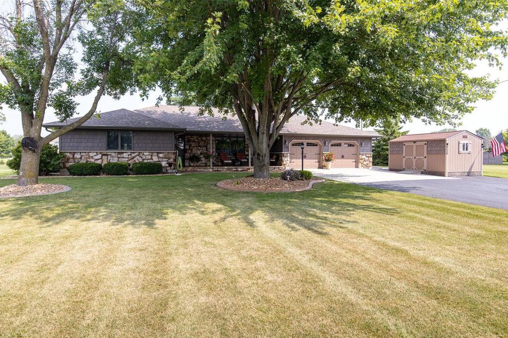 Photo of W6534 Manitowoc ROAD, Menasha, WI 54952 (MLS # 50314700)