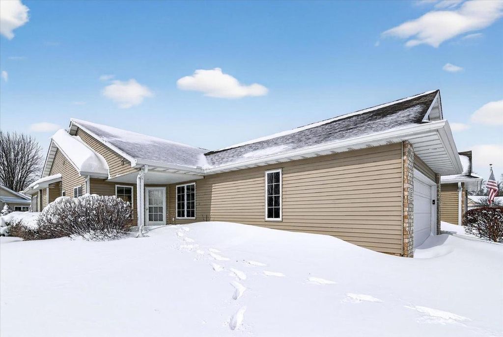 Photo of 608 Springbrook CIRCLE, Deforest, WI 53532 (MLS # 2018602)
