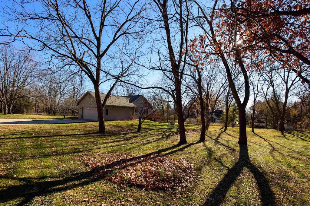 Photo of N5726 Susan STREET, Green Lake, WI 54941 (MLS # 50318309)