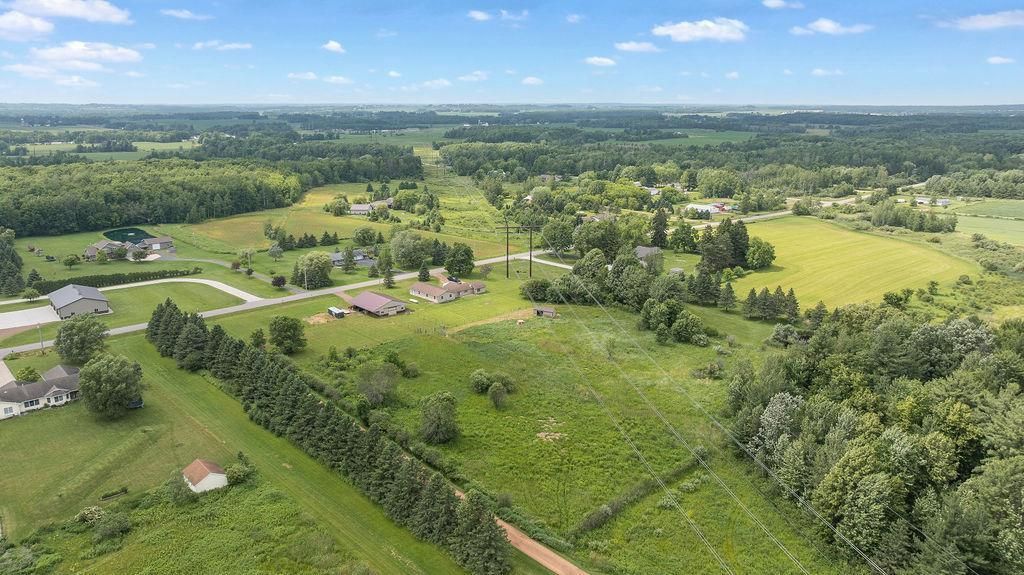 Photo of 9588 S Washington AVENUE, Marshfield, WI 54449 (MLS # 22603235)