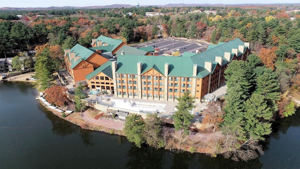 Photo of 350 E Hiawatha DRIVE #324, Wisconsin Dells, WI 53965 (MLS # 2025503)