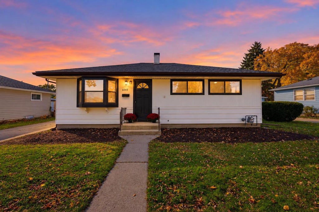 Photo of 6045 S Kirkwood AVENUE, Cudahy, WI 53110 (MLS # 1986834)