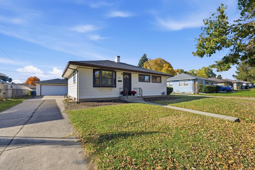 Photo of 6045 S Kirkwood AVENUE, Cudahy, WI 53110 (MLS # 1986834)