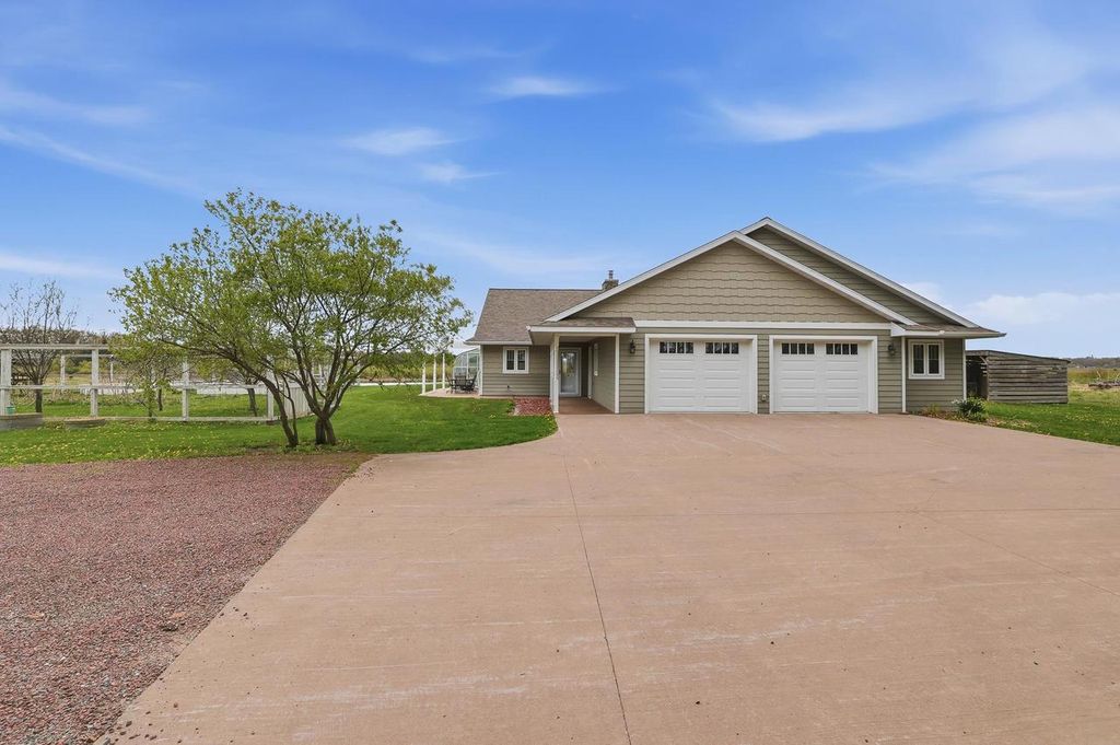 Photo of 9071 Robin ROAD, Marshfield, WI 54449 (MLS # 22600520)