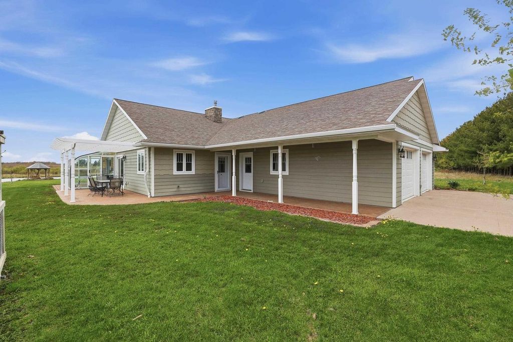 Photo of 9071 Robin ROAD, Marshfield, WI 54449 (MLS # 22600520)