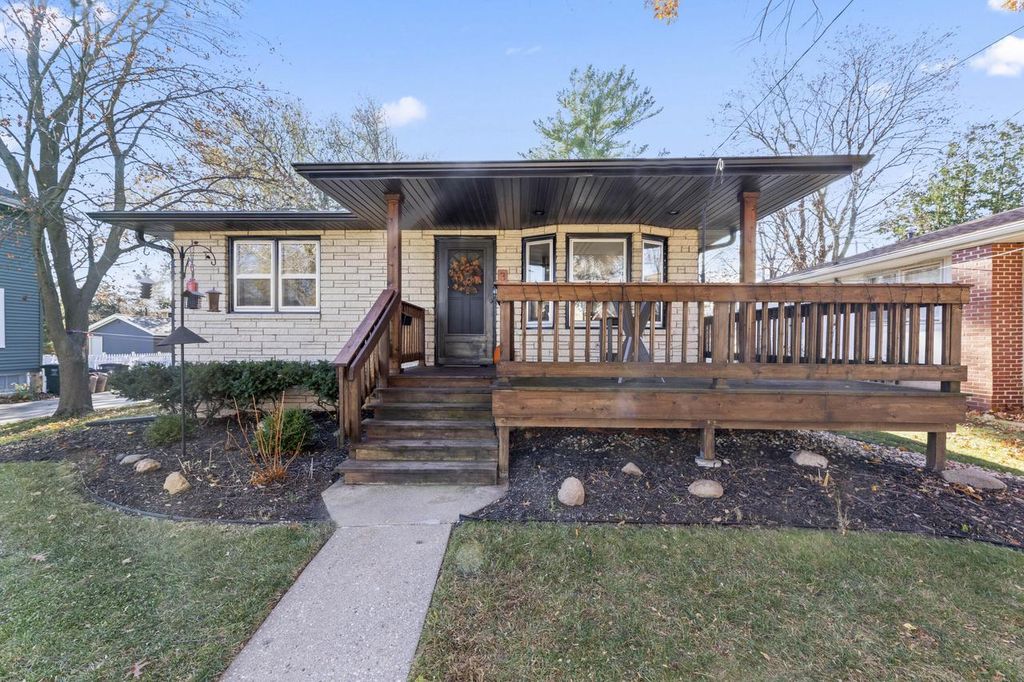 Photo of 341 W 4th STREET, Oconomowoc, WI 53066 (MLS # 1943120)