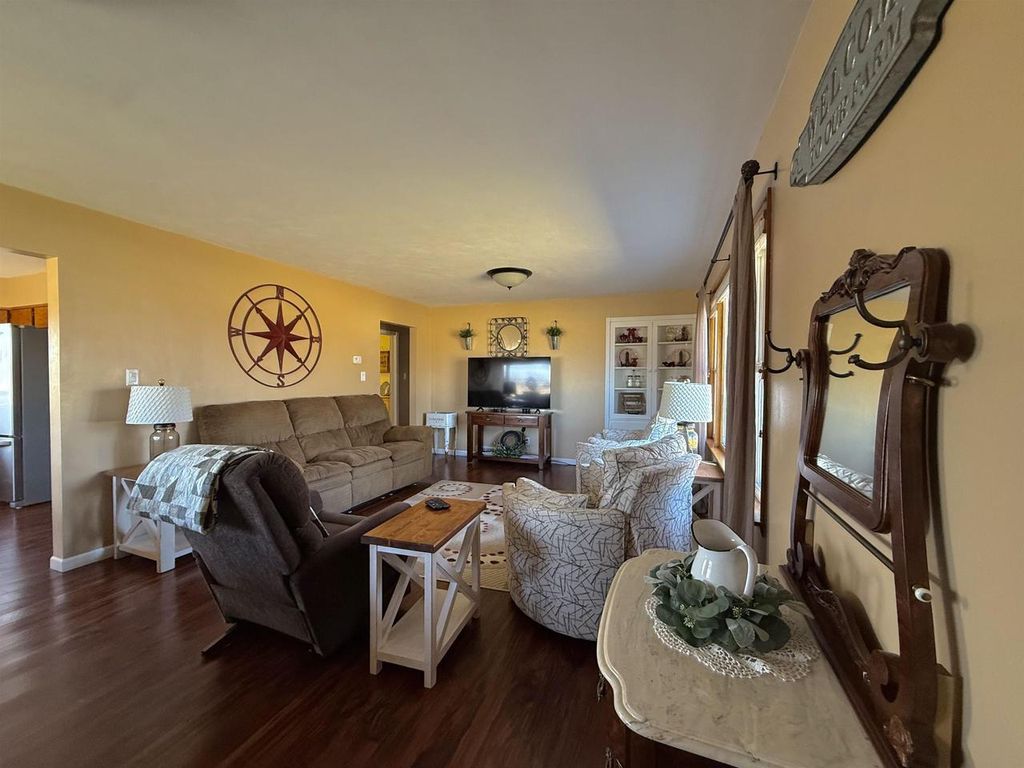 Photo of 9321 State Road 21, Omro, WI 54963 (MLS # 50322326)