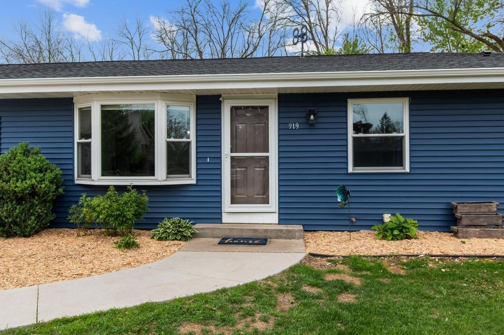 Photo of 919 Elm STREET, Winneconne, WI 54986 (MLS # 50317580)