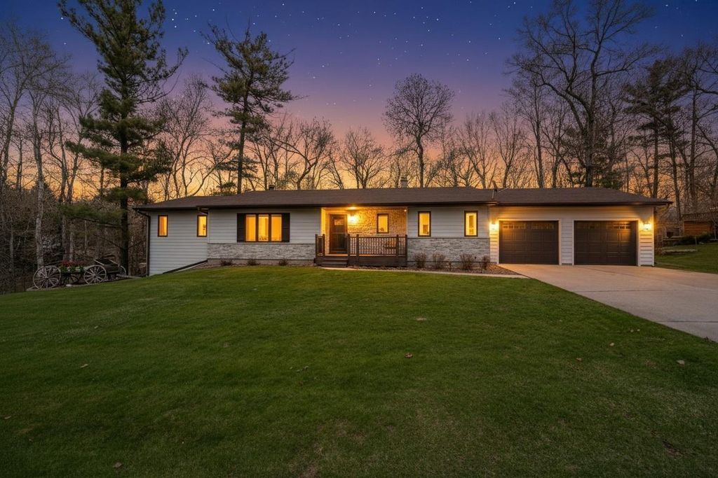 Photo of 371 Wesley AVENUE, Green Bay, WI 54302 (MLS # 50324098)