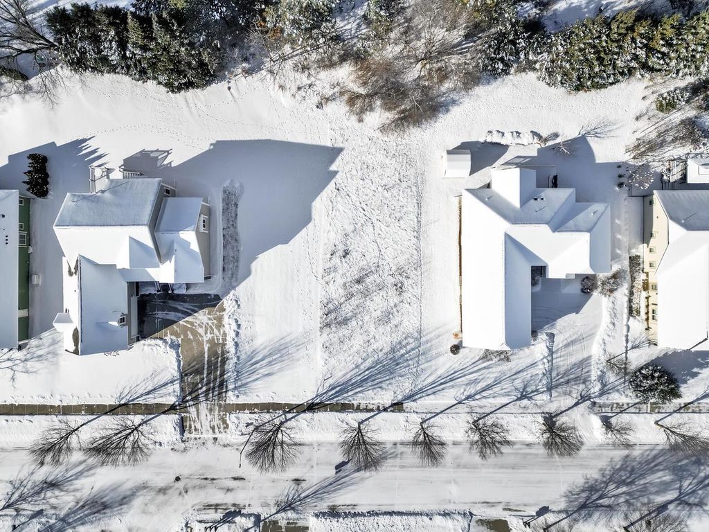 Photo of 1503 Red Oak DRIVE, Hartford, WI 53027 (MLS # 1947976)