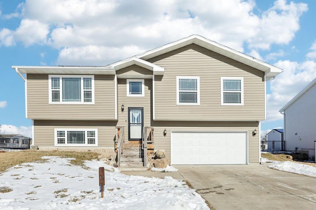 Photo of 440 White Spruce AVENUE, Baraboo, WI 53913 (MLS # 2014742)