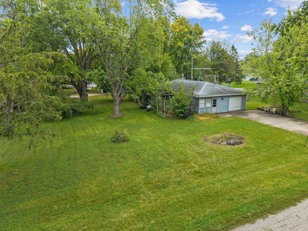 Photo of 5800 Erie STREET, Butte Des Morts, WI 54927 (MLS # 50334427)