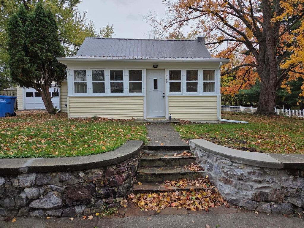 Photo of 220 Elm STREET, Baraboo, WI 53913 (MLS # 2011167)