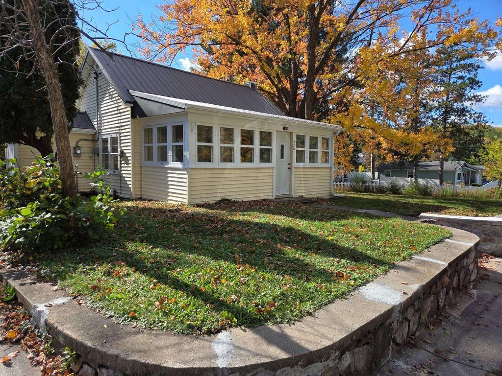 Photo of 220 Elm STREET, Baraboo, WI 53913 (MLS # 2011167)