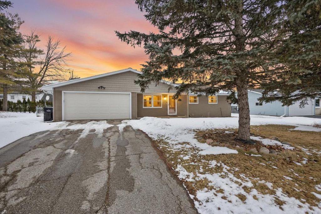 Photo of 1623 Louisiana PLACE, Sturgeon Bay, WI 54235 (MLS # 50320996)