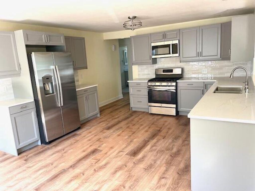 Photo of 1153 N 11th AVENUE, West Bend, WI 53090 (MLS # 1948290)