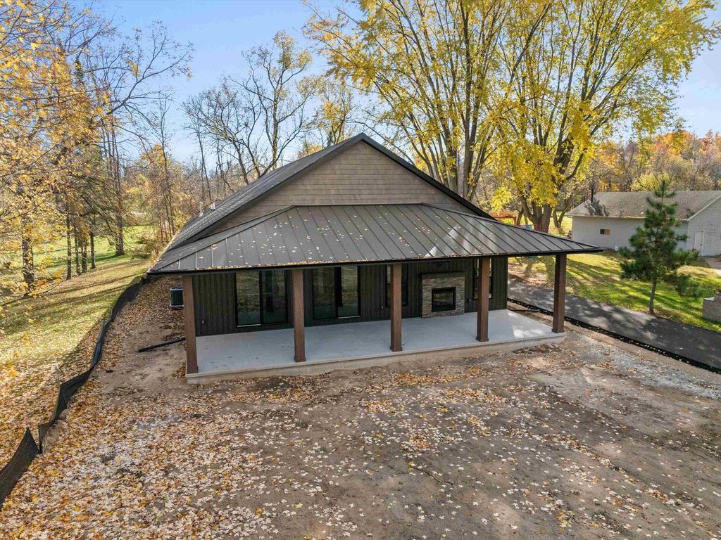 Photo of 1253 Riverside DRIVE, Suamico, WI 54173 (MLS # 50321239)