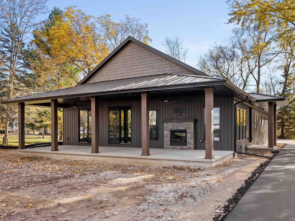 Photo of 1253 Riverside DRIVE, Suamico, WI 54173 (MLS # 50321239)