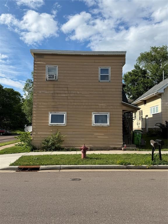 Photo of 1202 Omaha STREET #2, Eau Claire, WI 54703 (MLS # 1602641)