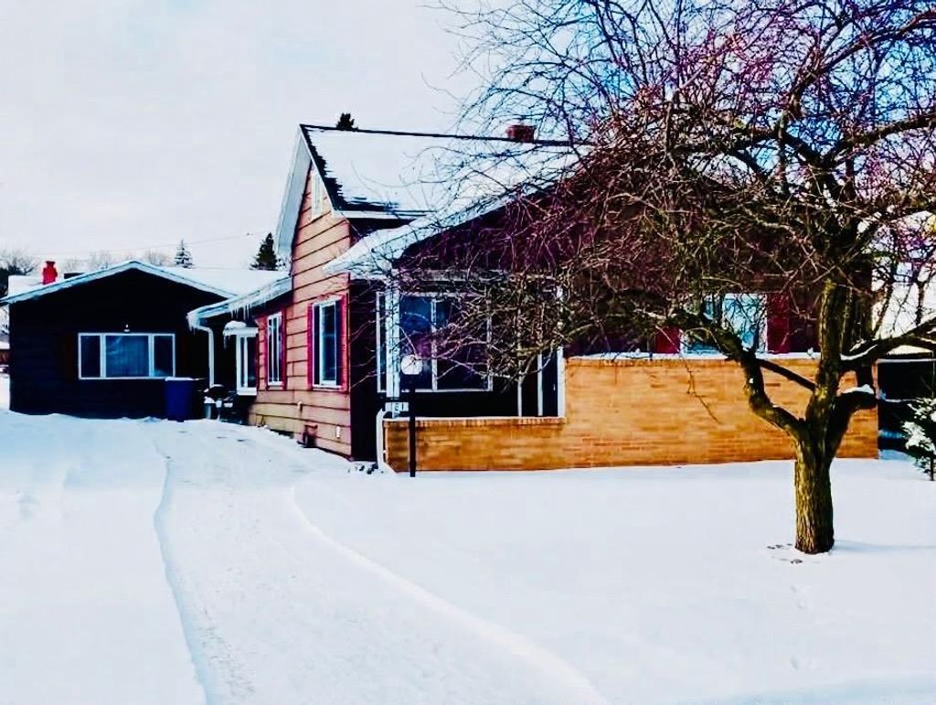 Photo of 121 S Ellis AVENUE, Peshtigo, WI 54157 (MLS # 50318259)