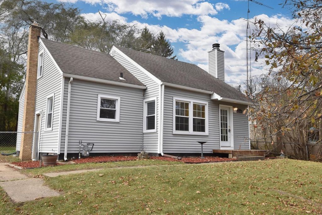 Photo of 11116 11th AVENUE, Pleasant Prairie, WI 53158 (MLS # 1941854)