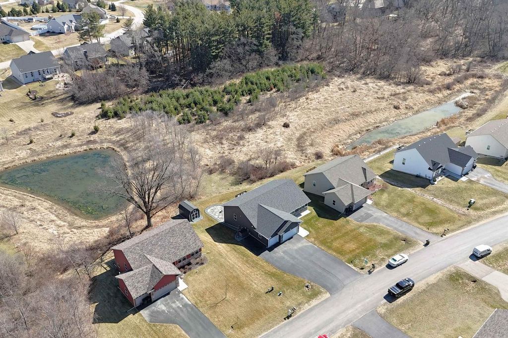 Photo of 11308 N Mason DRIVE, Edgerton, WI 53534 (MLS # 2017576)